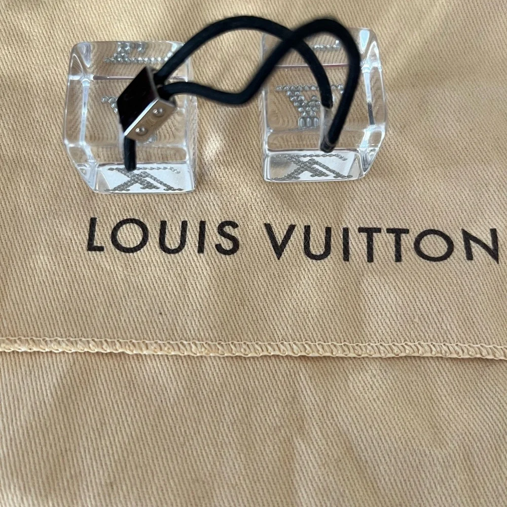 Louis Vuitton Lucite cube hair cube - Picture 8 of 10